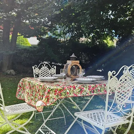 Con Ingresso Autonomo, Giardino Privato E Portico